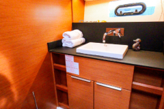 motoryacht-bavaria-450-sport-ht-falcon-korocharter-31