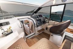 Bavaria-s33-ht-smiley-neue-korocharter-marina-punat-brochure-photo12