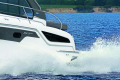 Bavaria-s33-ht-smiley-neue-korocharter-marina-punat-brochure-photo2