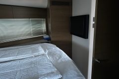 Princess-f50-flybridge-yacht-korocharter-punat-croatia-interior-master-cabin-4