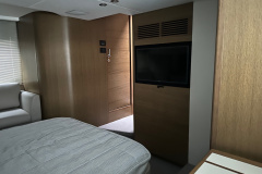 Princess-f50-flybridge-yacht-korocharter-punat-croatia-interior-master-cabin