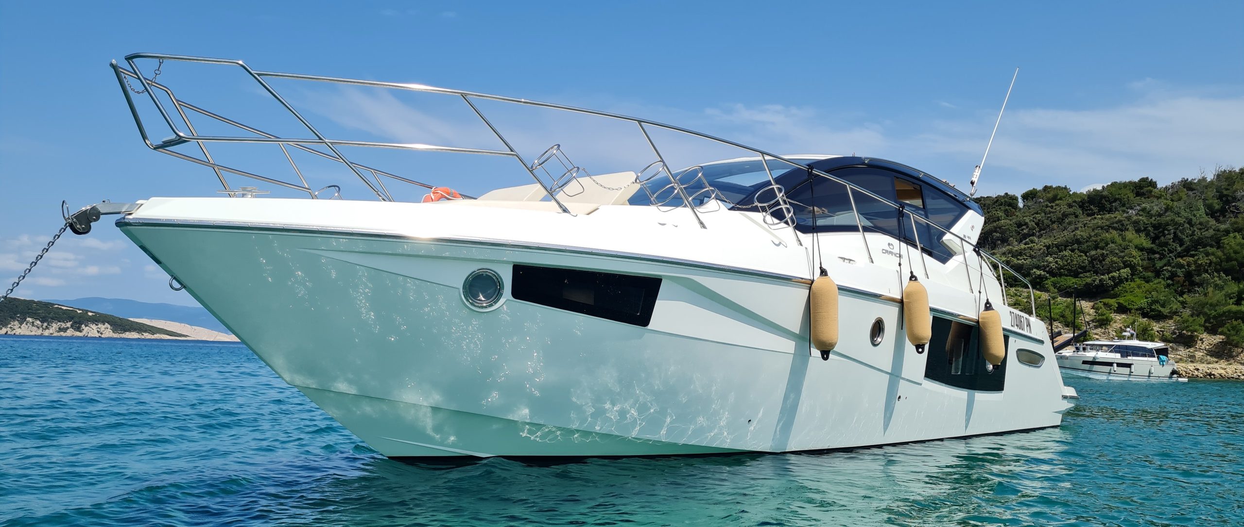 Cranchi M44 HT Hakuna Matata korocharter boat main image