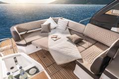 Bavaria-s33-ht-smiley-neue-korocharter-marina-punat-brochure-photo11