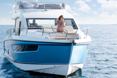 0-Sealine-F430-fly-ips-blue-lagoon-korocharter