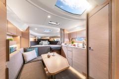 Bavaria-s33-ht-smiley-neue-korocharter-marina-punat-brochure-photo13