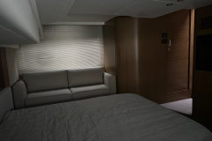 Princess-f50-flybridge-yacht-korocharter-punat-croatia-interior-master-cabin-2