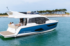 5-Sealine-F430-fly-ips-blue-lagoon-korocharter