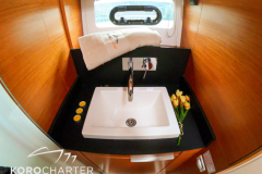 motoryacht-bavaria-450-sport-ht-falcon-korocharter-32