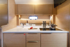 motorboot-bavaria-S33-ht-marina-punat-korocharter-70