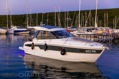 motorboot-bavaria-S33-ht-marina-punat-korocharter-16