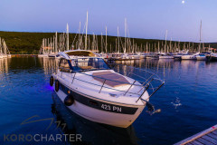 motorboot-bavaria-S33-ht-marina-punat-korocharter-18