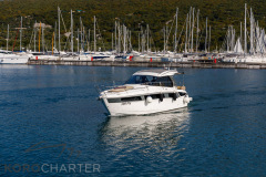 motorboot-bavaria-S36-ht-marina-punat-korocharter-4