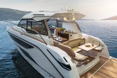 bavaria-sr36-ht-tokyo-korocharter-motoryact-3