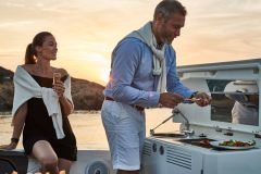 11-Prestige-520-Fly-Caprice-exterior-korocharter