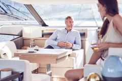 12-Prestige-520-Fly-Caprice-korocharter