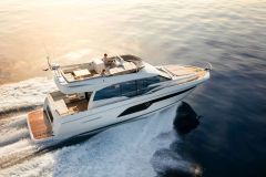 14-Prestige-520-Fly-Caprice-exterior-korocharter
