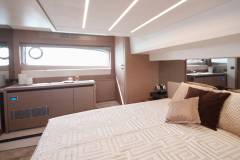 14-Prestige-520-Fly-Caprice-korocharter