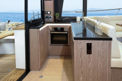 22-Sealine-F430-fly-ips-blue-lagoon-korocharter