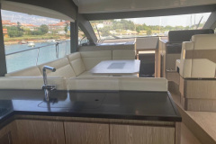 24-Sealine-F430-fly-ips-blue-lagoon-korocharter