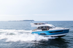 3-Sealine-F430-fly-ips-blue-lagoon-korocharter