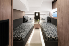 32-Sealine-F430-fly-ips-blue-lagoon-korocharter